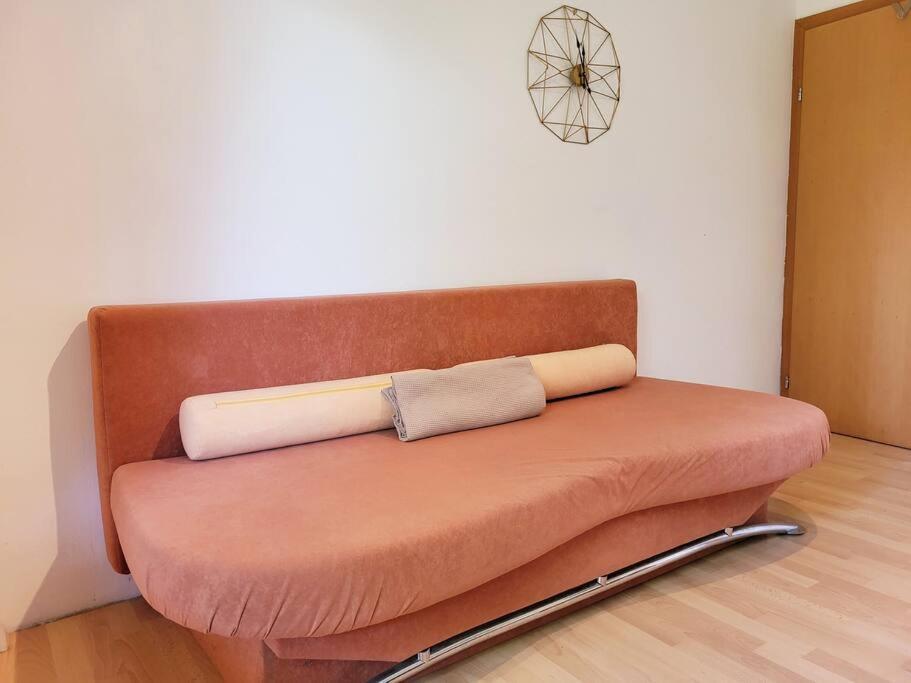 Colourful 2.5 Bedroom With Large Balcony & Garden. Prinzersdorf Ngoại thất bức ảnh
