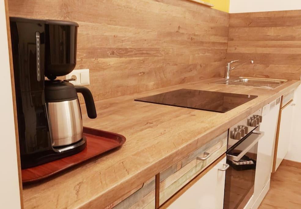 Colourful 2.5 Bedroom With Large Balcony & Garden. Prinzersdorf Ngoại thất bức ảnh