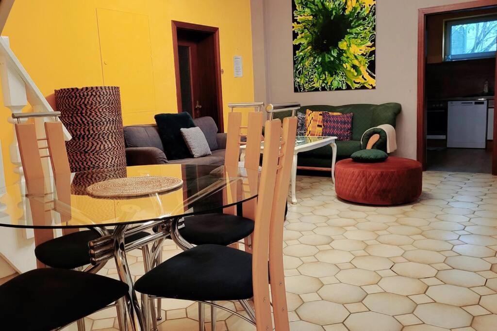 Colourful 2.5 Bedroom With Large Balcony & Garden. Prinzersdorf Ngoại thất bức ảnh