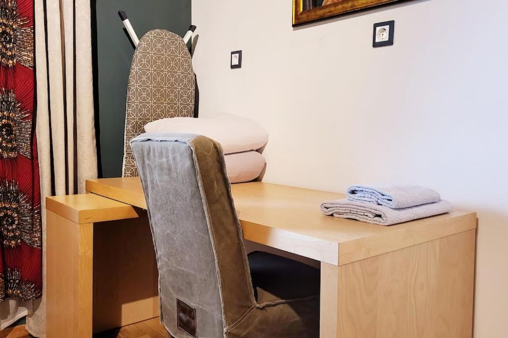 Colourful 2.5 Bedroom With Large Balcony & Garden. Prinzersdorf Ngoại thất bức ảnh