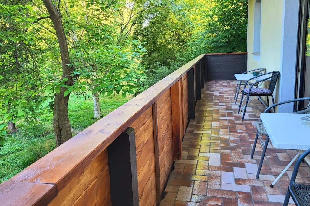 Colourful 2.5 Bedroom With Large Balcony & Garden. Prinzersdorf Ngoại thất bức ảnh