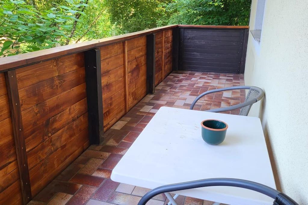Colourful 2.5 Bedroom With Large Balcony & Garden. Prinzersdorf Ngoại thất bức ảnh
